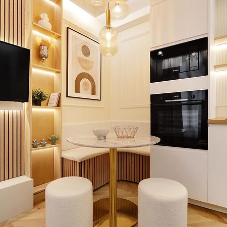 Off Majesti Upper Marais Apartment- Rue Du Faubourg Saint-Martin Париж Экстерьер фото