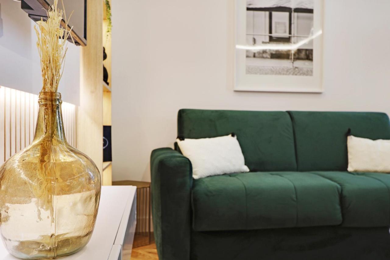Off Majesti Upper Marais Apartment- Rue Du Faubourg Saint-Martin Париж Экстерьер фото