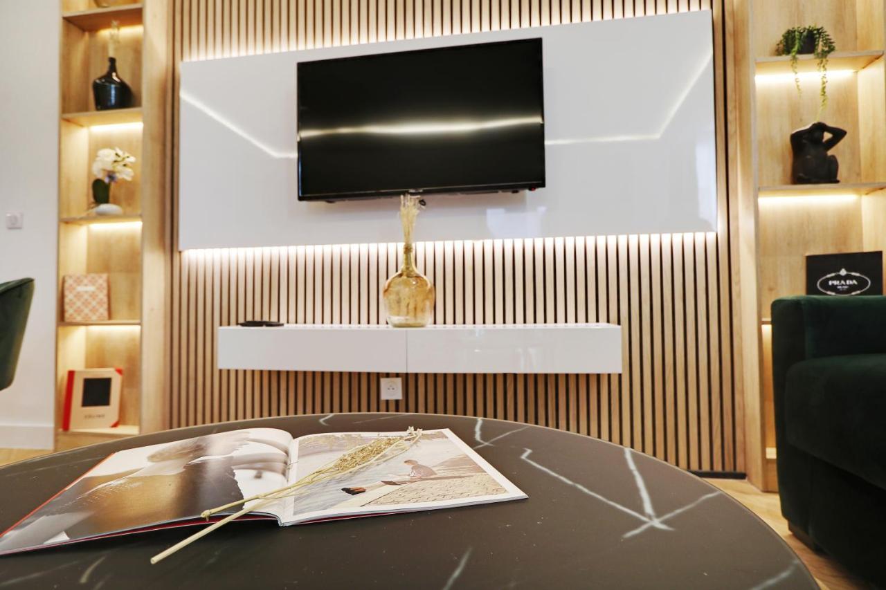 Off Majesti Upper Marais Apartment- Rue Du Faubourg Saint-Martin Париж Экстерьер фото