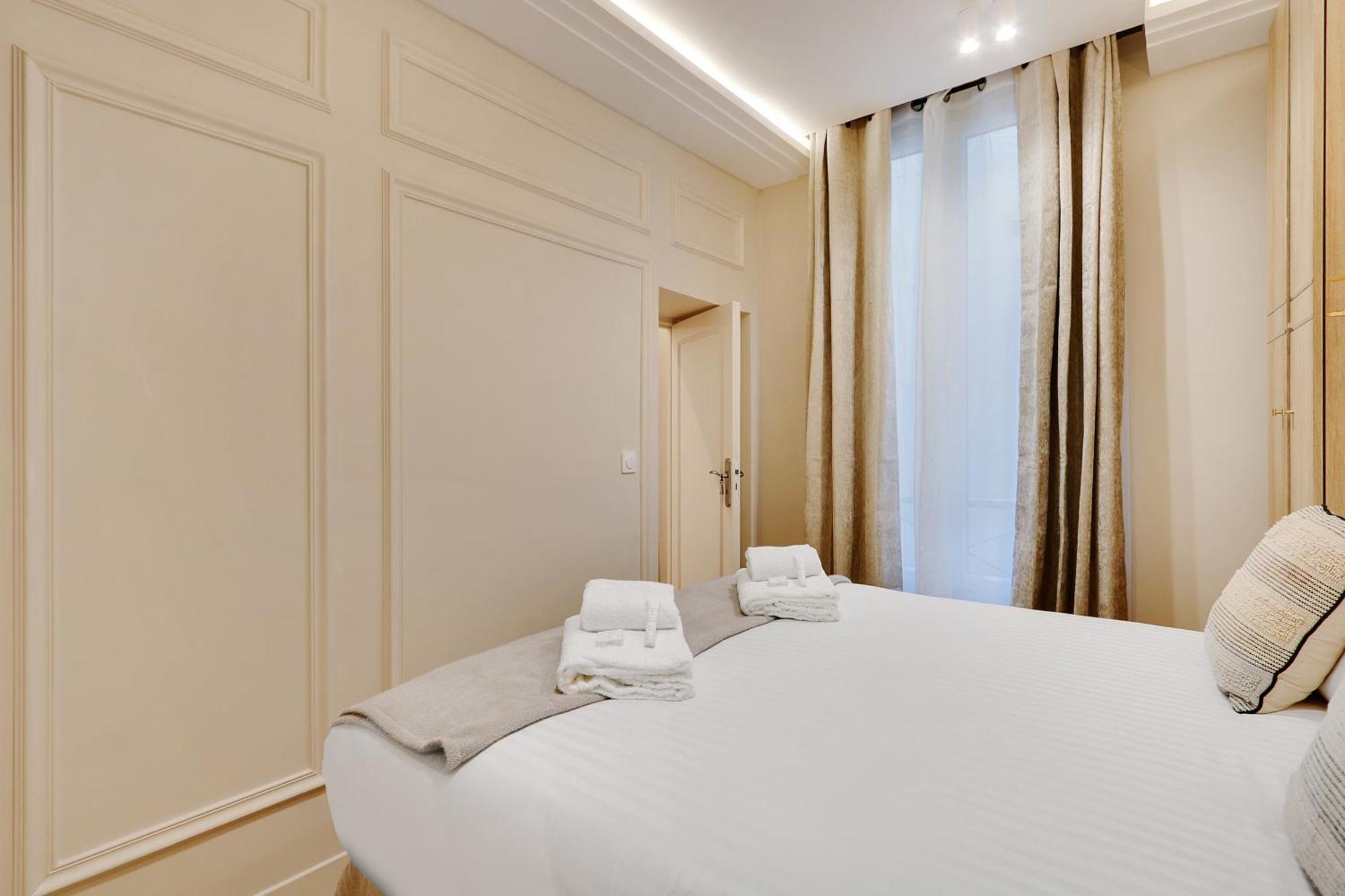 Off Majesti Upper Marais Apartment- Rue Du Faubourg Saint-Martin Париж Экстерьер фото