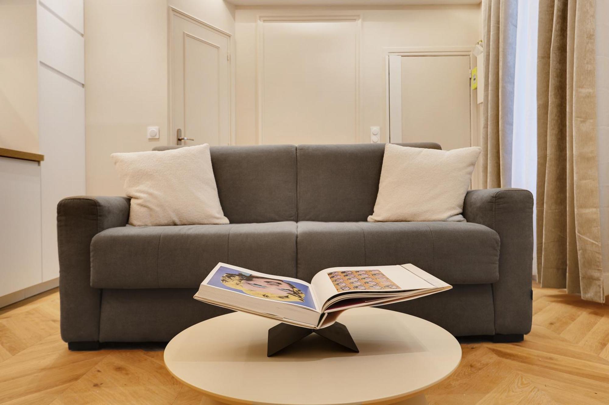 Off Majesti Upper Marais Apartment- Rue Du Faubourg Saint-Martin Париж Экстерьер фото